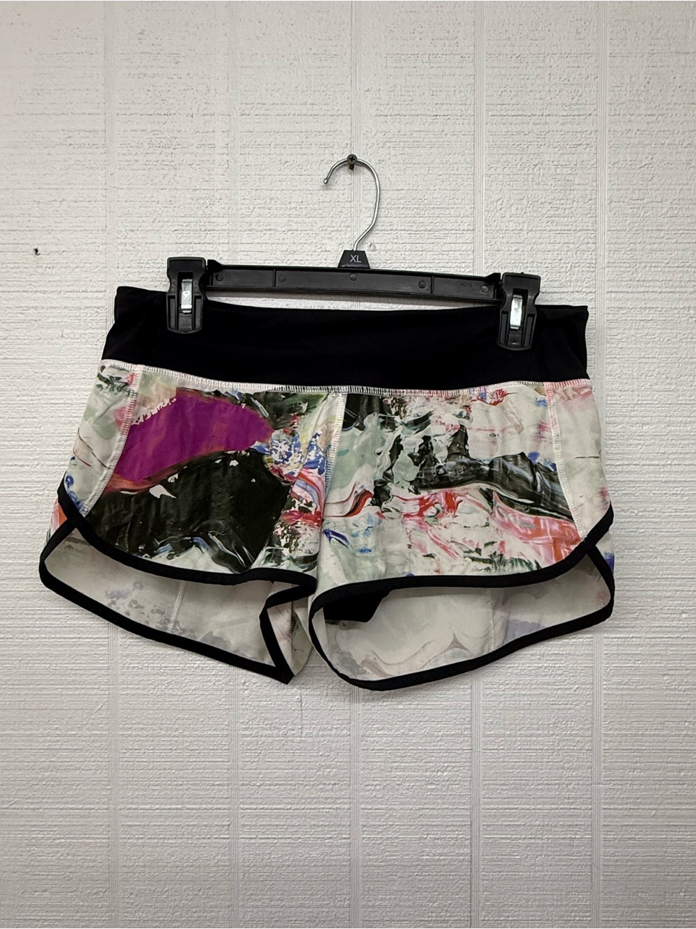 lululemon athletica Abstract Print Athletic Shorts with Black Waistband